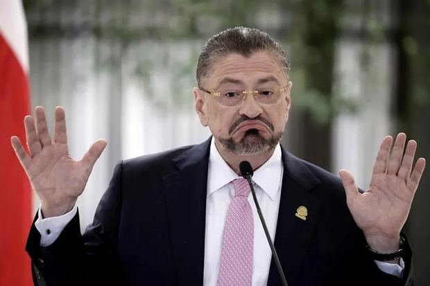 Piden retirar inmunidad al presidente de Costa Rica.