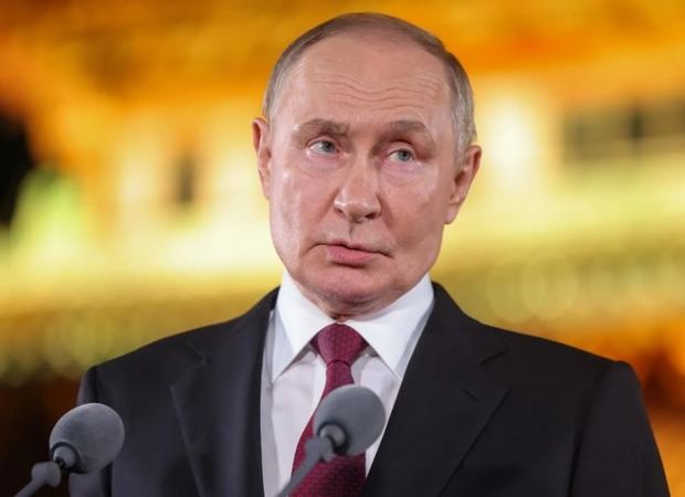 Putin invita a Zelenski a Moscú para reunirse.