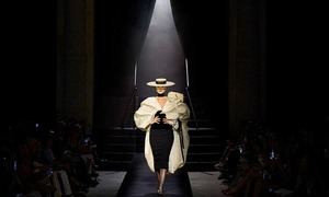 ¿Qué es realmente la alta costura? Francia define sus criterios oficiales