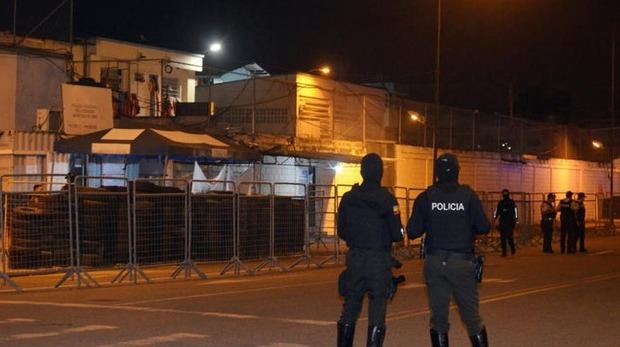 Motín y asfixia marcan crisis penitenciaria en Ecuador.