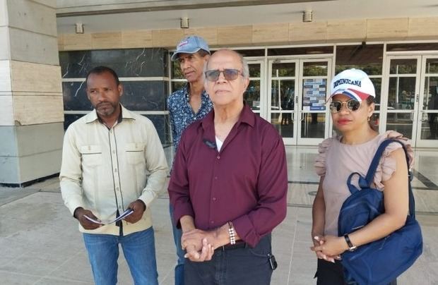 Ramón Leonardo denuncia suspensión de evento cultural en Santo Domingo Este.