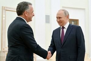 Putin y emisario de Trump se reúnen sin acuerdo de alto el fuego