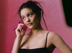 Rosalía protagoniza campaña de Euphoria de Calvin Klein