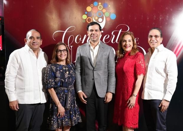 Manuel Pozo Perelló, Margarita de Mondesert, Roberto Ángel Salcedo, Carmen Pozo Perelló y Jorge Perelló.