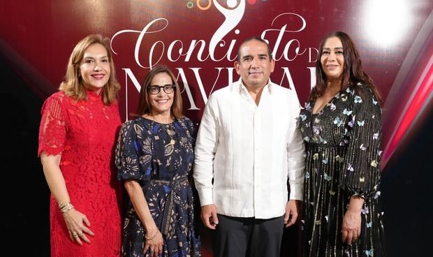 Carmen Pozo Perelló, Margarita de Mondersert, Manuel Pozo Perelló y Julia Castillo.