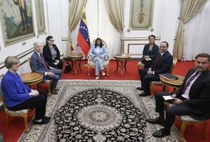 Secretario de Energía de EEUU se reúne con Delcy Rodríguez en Caracas