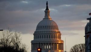 Senado de EEUU rechaza limitar posibles acciones militares de Trump en Cuba