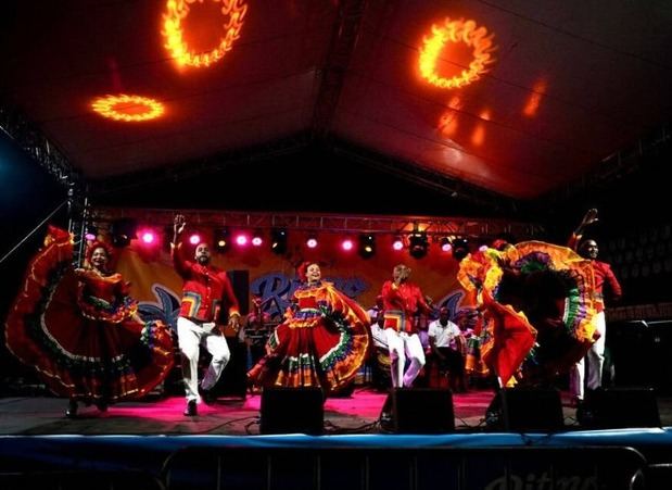 Su actuación inició con el tema “Dile” de su exitoso álbum “A Tiempo”.