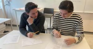 Suecia reduce la educación digital y vuelve al uso de lápiz y papel