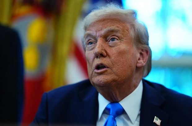 El presidente de EE.UU., Donald J. Trump, habla con los medios en el Despacho Oval de la Casa Blanca en Washington, DC, EE.UU., en una imagen de archivo.