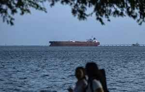 Trump ordena bloqueo total a petroleros sancionados en Venezuela