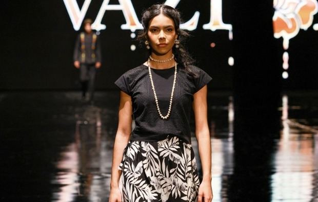 Vestidos de noche celebran la cultura zapoteca.