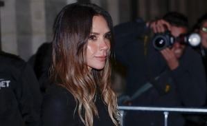 Victoria Beckham recibe en Francia el título de Oficial de las Artes y las Letras