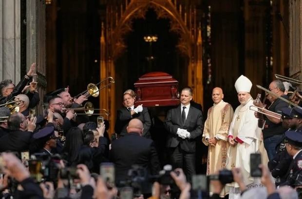 El obispo auxiliar de Nueva York, Joseph Espaillat, destacó el legado de Colón en la música.