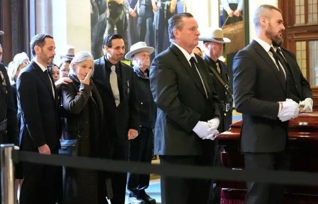 La viuda de Willie Colón, Julia, y sus hijos estuvieron presentes en la ceremonia.