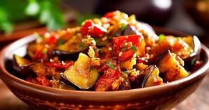 Prepara esta receta con berenjena y tomate... ¡Deliciosa!