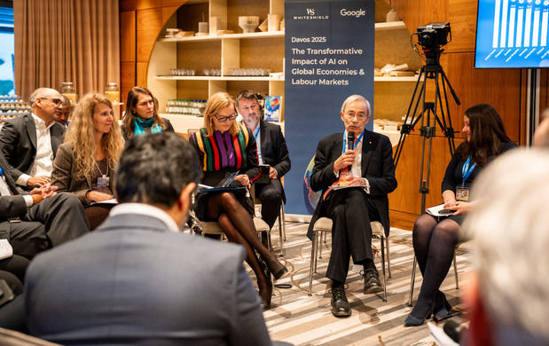 Christopher Pissarides, Premio Nobel de Economía en el conversatorio.