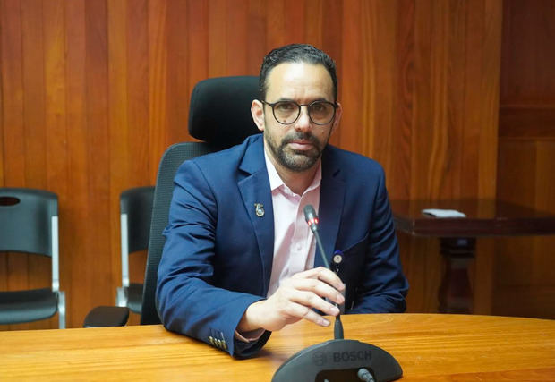 Gilberto Grullón Salomón.