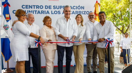 Presidente Abinader inaugura Centro de Superación Comunitaria Los Alcarrizos