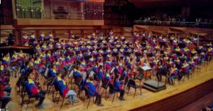 Más de 4,000 jóvenes músicos celebran en Caracas medio siglo del Sistema de Orquestas
