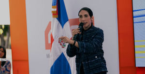 Primera dama Raquel Arbaje entrega carretera y viviendas en Las Matas de Farfán