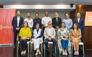 Juramentación de la nueva directiva de ADECC.
