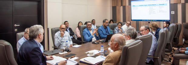 Ministro De Camps dispone con anticipación la conformación de la comisión que organizará el año escolar 2025-2026.