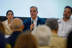 Iniciativas para la conservación de recursos naturales son discutidas por el presidente Abinader