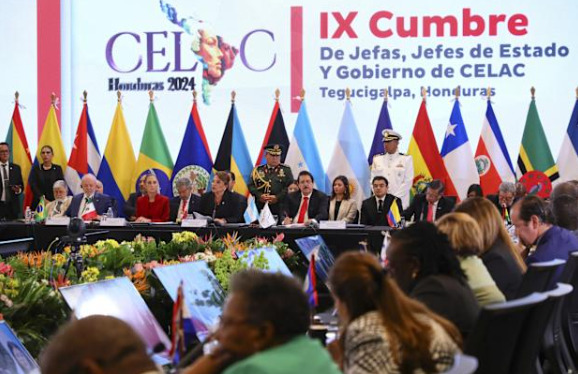 La Celac critica con dureza las deportaciones y encarcelamientos de migrantes desde EE.UU.
