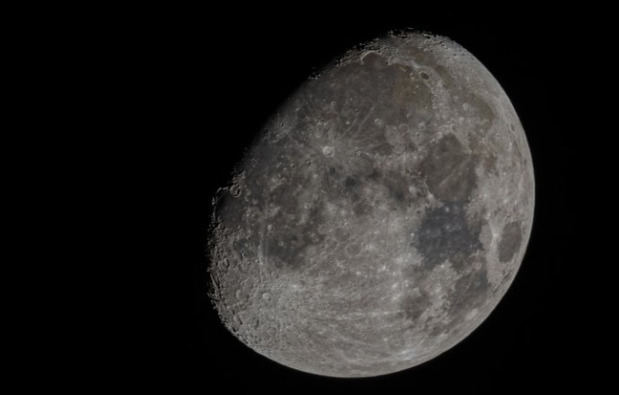 Científicos chinos descubren un manto más seco en la cara oculta de la Luna.