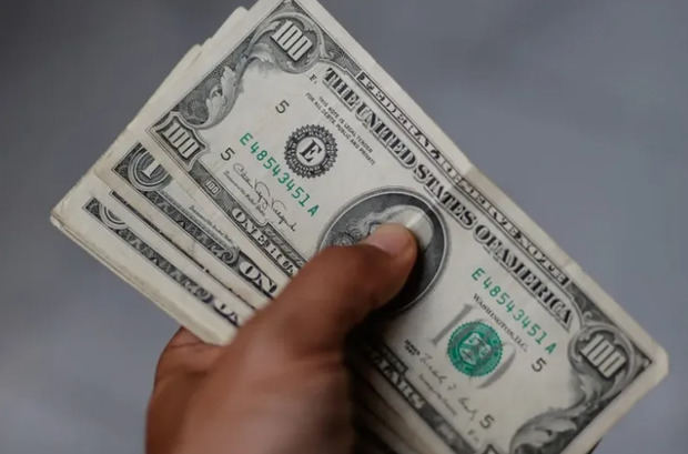 Billetes de dólares.