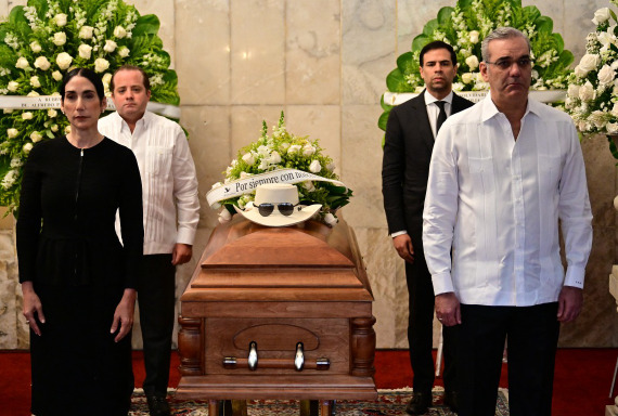Despedida emotiva: Cientos rinden homenaje a Rubby Pérez, La voz más alta del merengue.