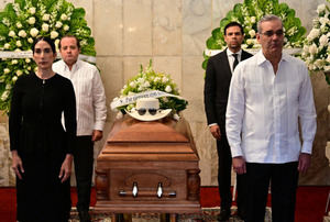 Despedida emotiva: Cientos rinden homenaje a Rubby Pérez, la voz más alta del merengue