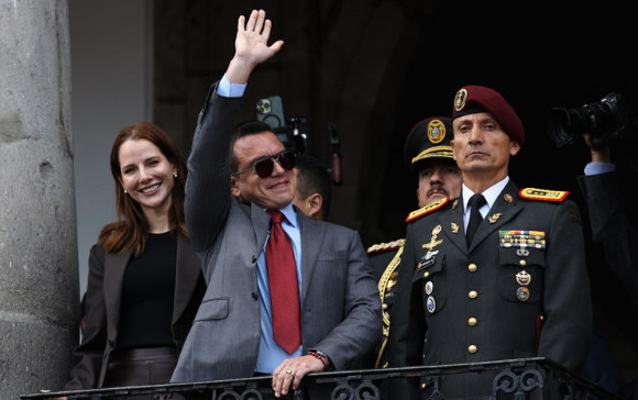La denuncia de 'fraude' electoral en Ecuador se diluye tras el aval de la UE y la OEA a los resultados.