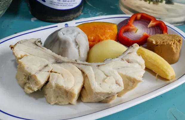 El sancocho, plato típico canario, y muy consumido en viernes santo.