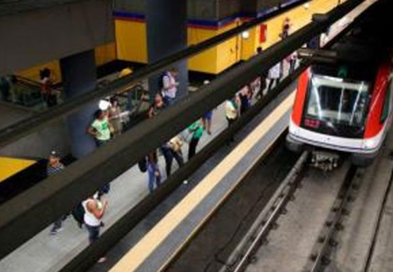 Un hombre resulta herido tras caer a vía de la línea 2 del metro de Santo Domingo.