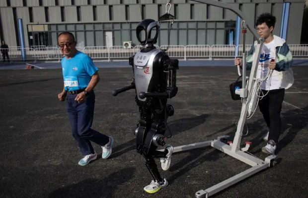 Robots al trote: así avanza China hacia una convivencia tecnológica cotidiana.