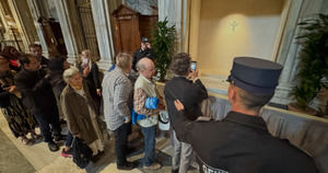 Unas 30,000 personas han pasado por Santa María la Mayor para ver la tumba de Francisco