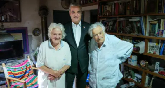 Abinader lamenta 'profundamente' la muerte del exgobernante Pepe Mujica.