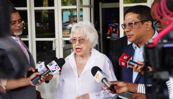 Ortiz Bosch y Pimentel visitan la Procuraduría para saber sobre casos posible corrupción.