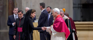Raquel Peña asiste a la misa inaugural del pontificado de León XIV en el Vaticano
