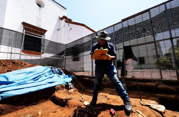 Informan resultados de sondeo arqueológico en Iglesia Nuestra Señora del Carmen en Ciudad Colonial.