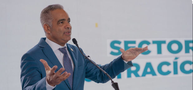 Joel Santos.