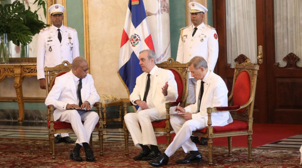 Presidente Abinader recibe cartas credenciales de siete nuevos embajadores en el país.