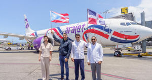 Ministro de Turismo le da salida al primer vuelo de Arajet a Puerto Rico