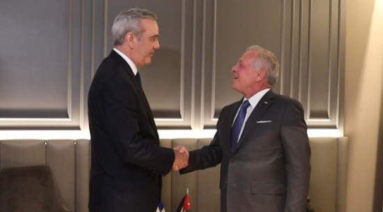 Presidente Abinader y el rey de Jordania sostienen reunión bilateral