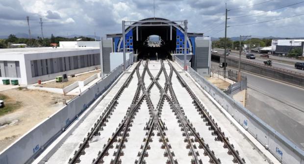Finaliza la colocación de la vía férrea en la Línea 2C del Metro de Santo Domingo