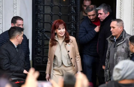 Cristina Fernández ya cumple condena en su domicilio de Buenos Aires.