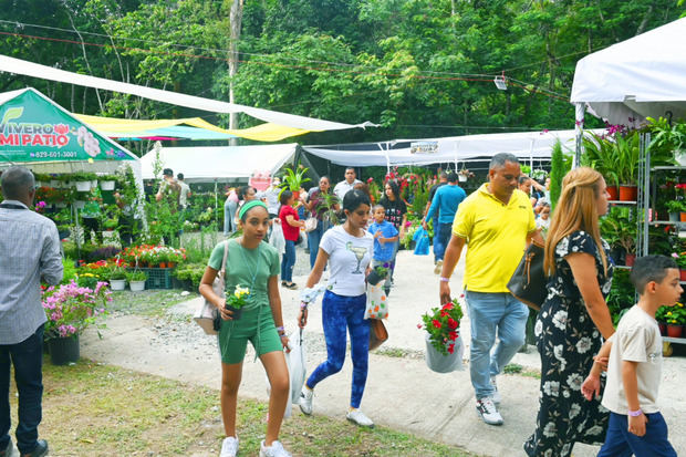 Jarabacoa vuelve a vestirse de colores con su décima cuarta versión del festival de las Flores.