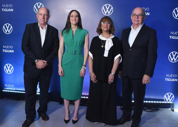 Enrique García, María Rosa Frías, Milagros Abreu y George González.